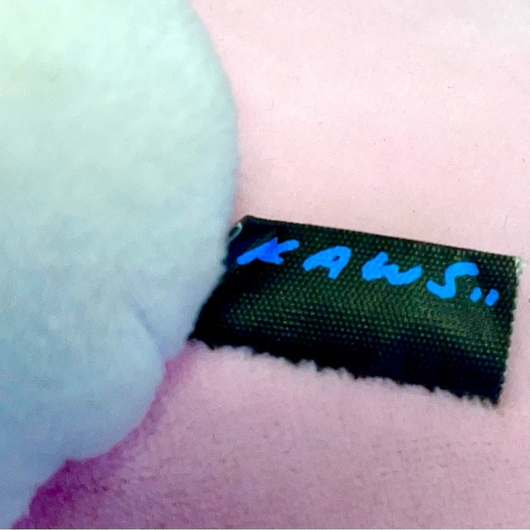 RARE KAWS x LANE CRAWFORD 36” ACCOMPLICE PLUSH - Picture 4 of 7